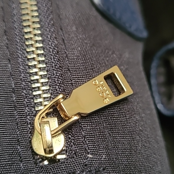 BCBG Paris Crossbody Bag ❤️ - Picture 7 of 8